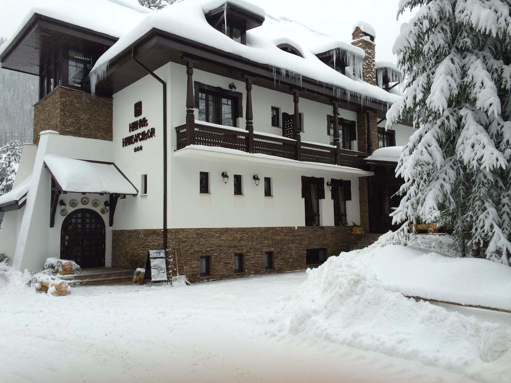 Hanul Haiducilor Obârşia-Lotrului Exterior foto