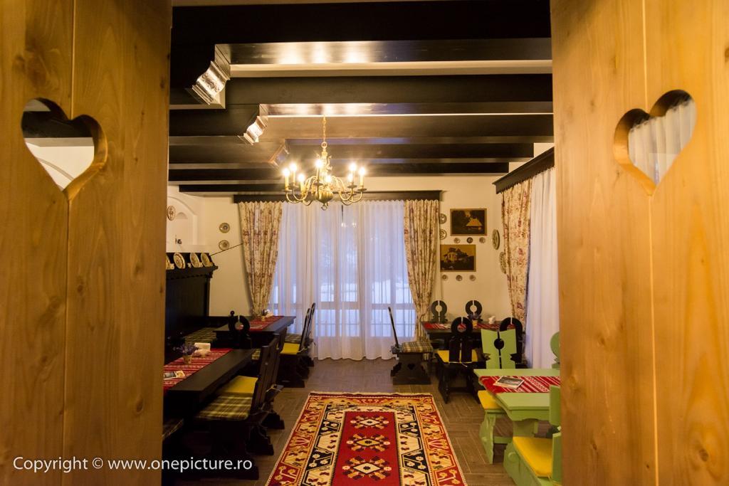 Hanul Haiducilor Obârşia-Lotrului Exterior foto